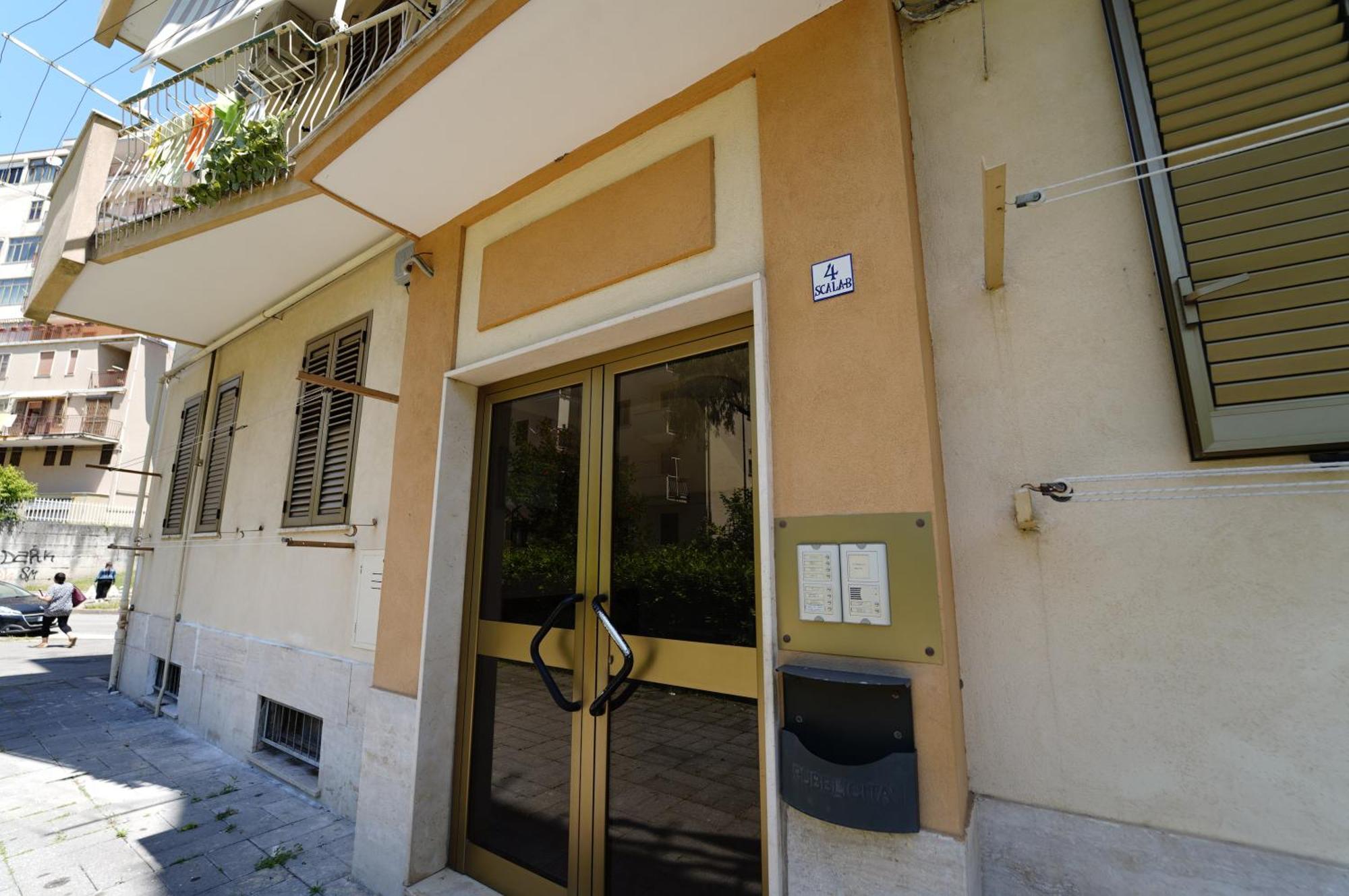 Ritz Salerno Apartment ภายนอก รูปภาพ