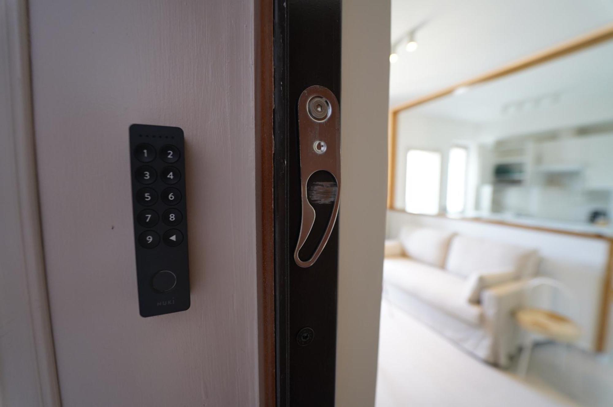 Ritz Salerno Apartment ภายนอก รูปภาพ