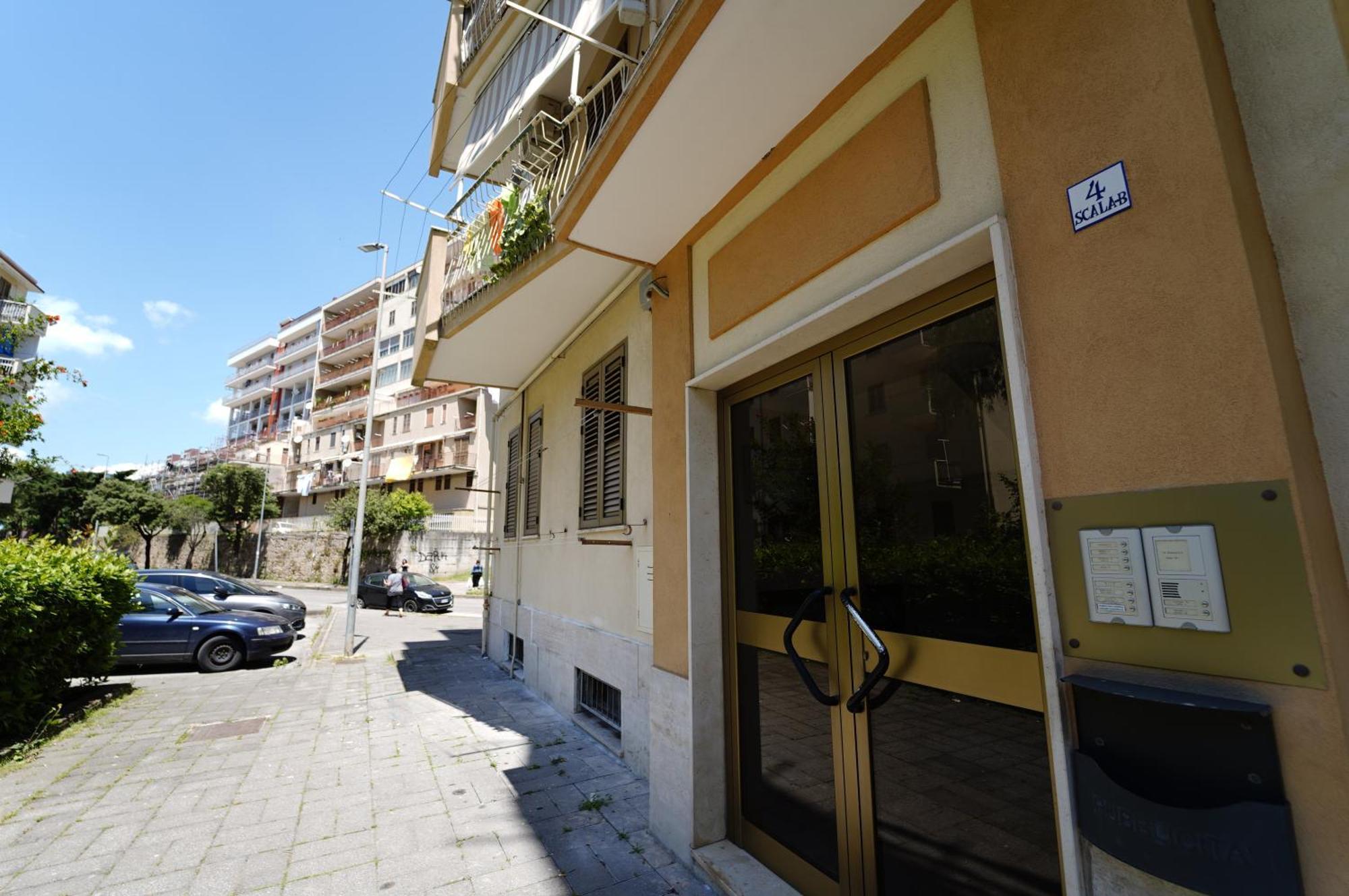 Ritz Salerno Apartment ภายนอก รูปภาพ