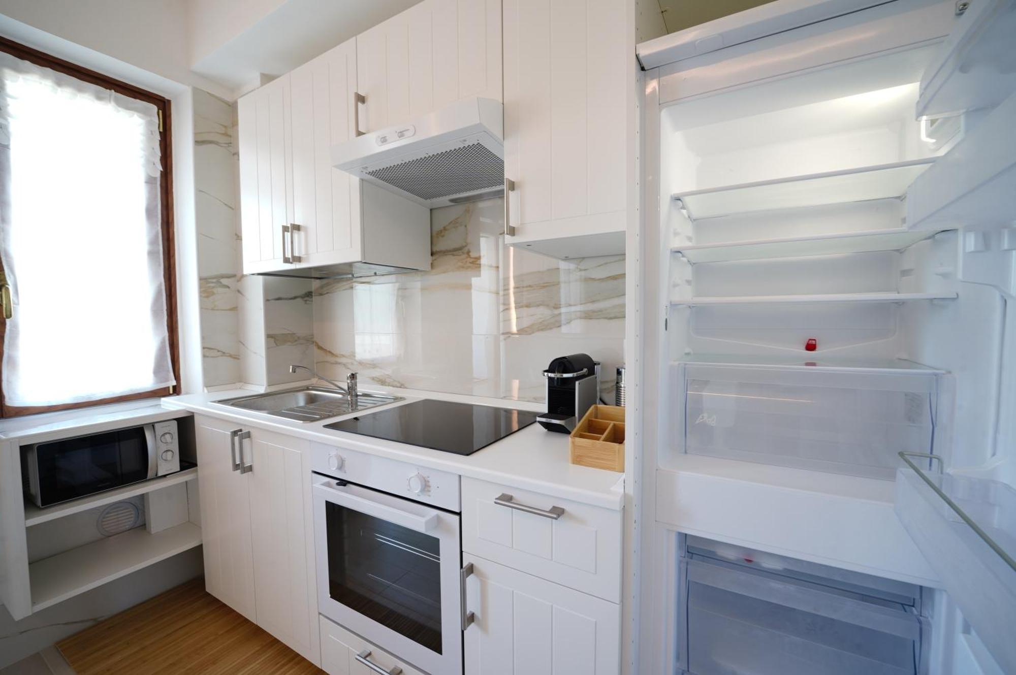 Ritz Salerno Apartment ภายนอก รูปภาพ